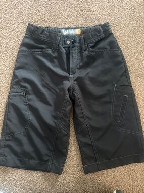 Lee Dungarees Black Cargo Shorts size 12 regular